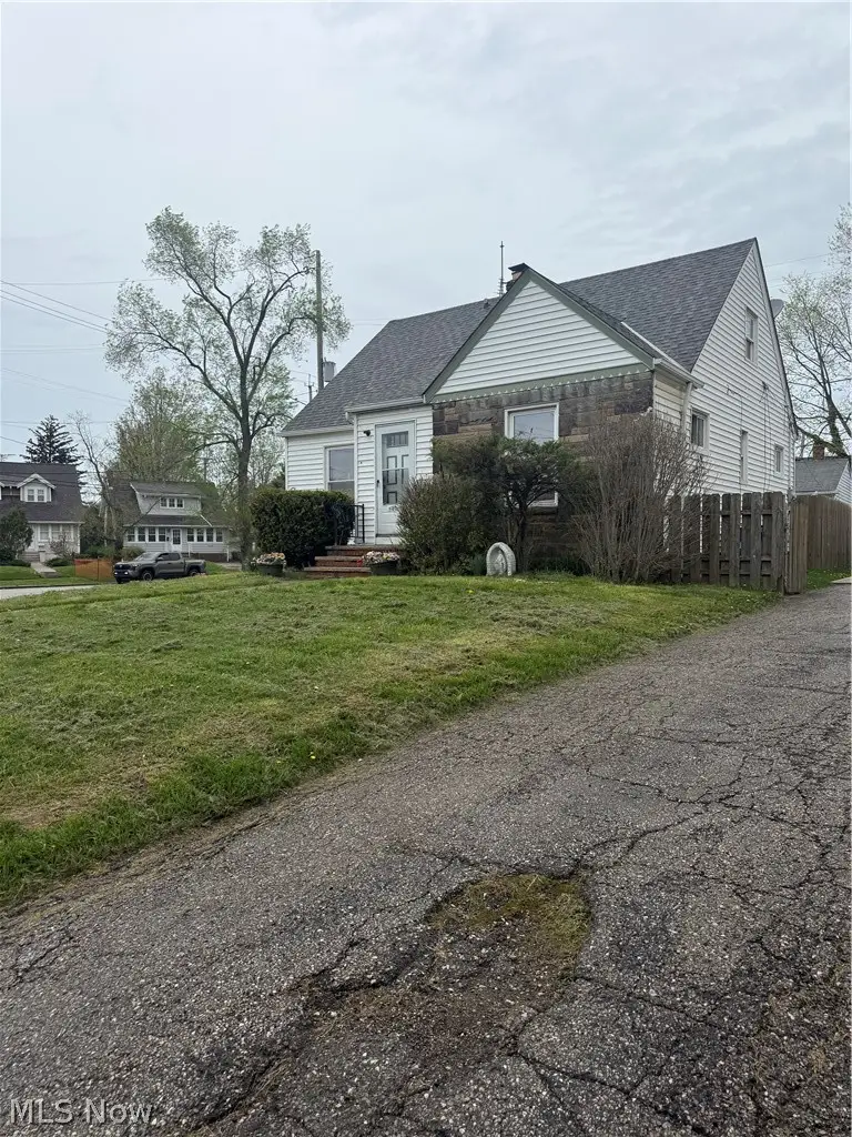 18011 Windward Road, Cleveland, OH 44119 - #2