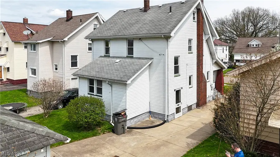 122 N Bon Air Avenue, Youngstown, OH 44509 - #3