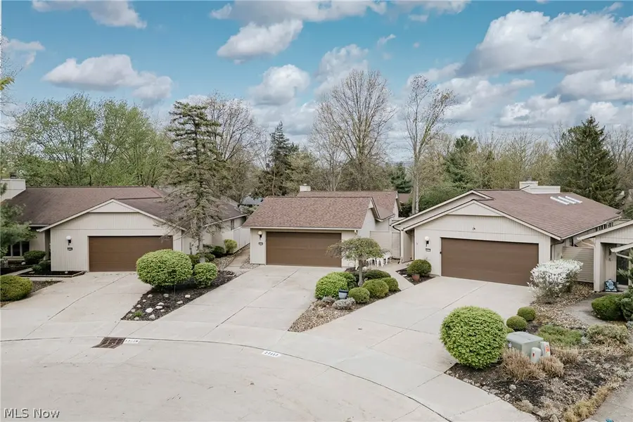 22156 Meadowsouth Court, Strongsville, OH 44149 - #2