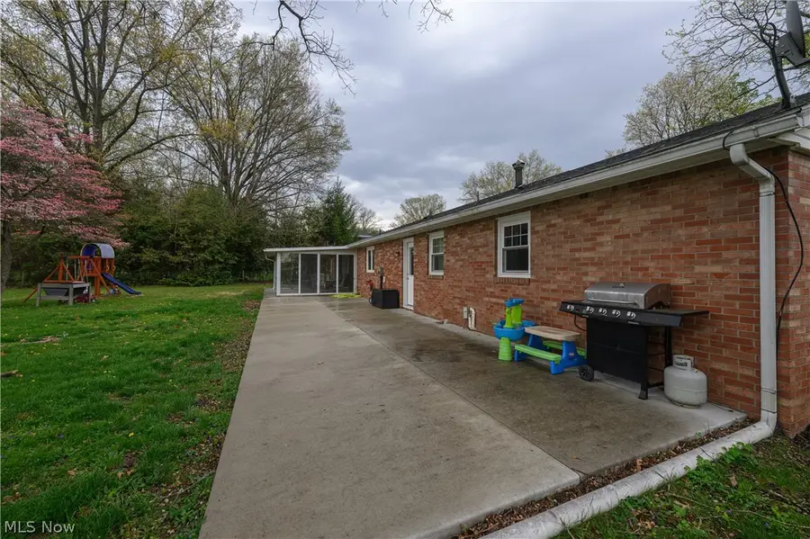 819 E 5th Street, Dover, OH 44622 - #3