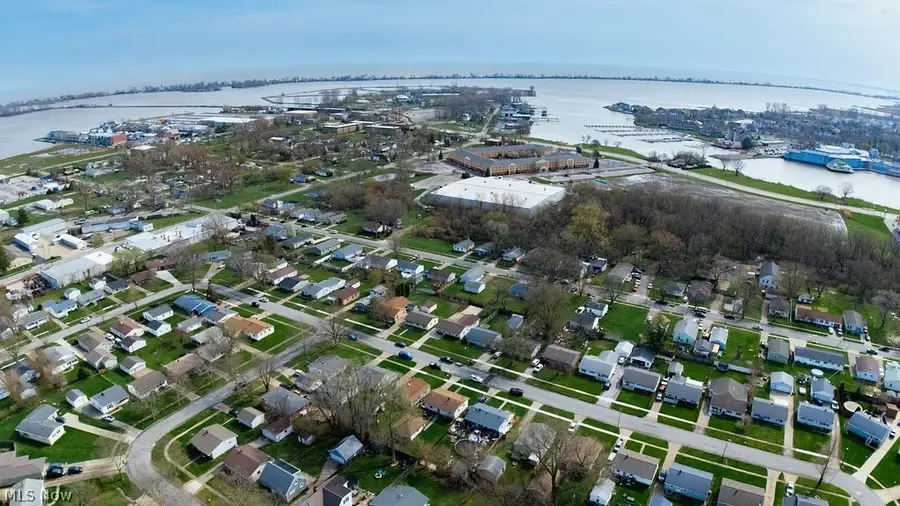 1310 E Larchmont Drive, Sandusky, OH 44870 - #2