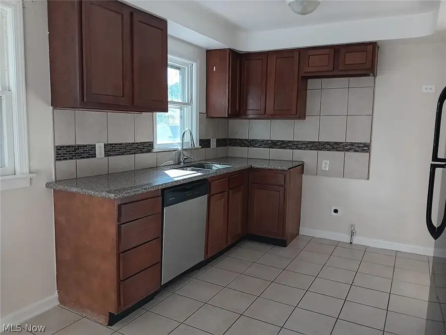 18208 Edinboro Avenue, Maple Heights, OH 44137 - #2