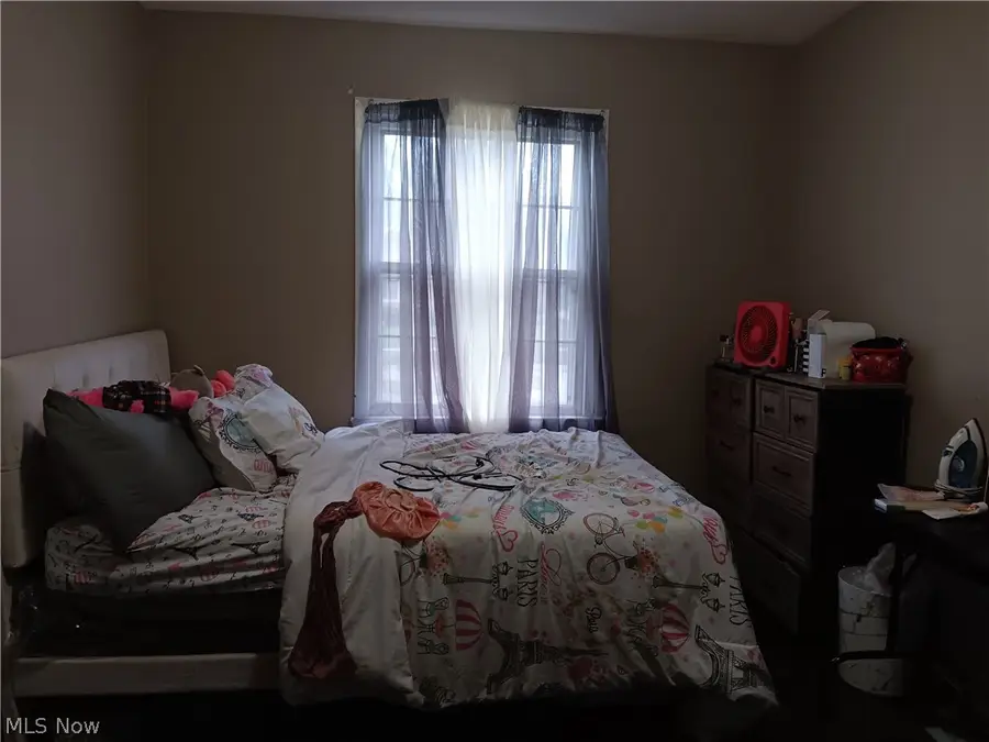 19280 Stafford Avenue, Maple Heights, OH 44137 - #3