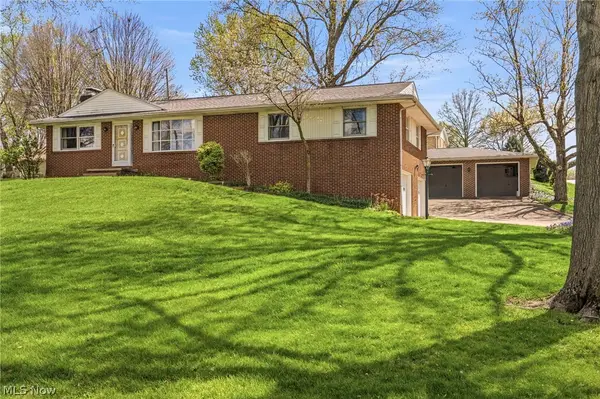2430 Easton Ne Street, Canton, OH 44721