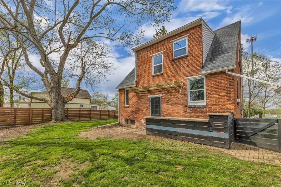 304 E Union Street, Medina, OH 44256 - #3