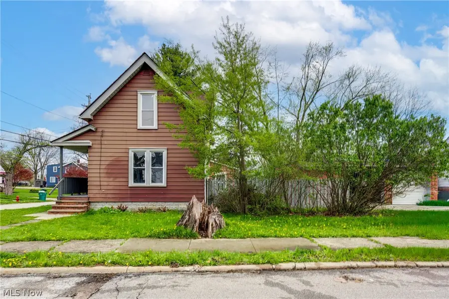 15413 Raymond Street, Maple Heights, OH 44137 - #3