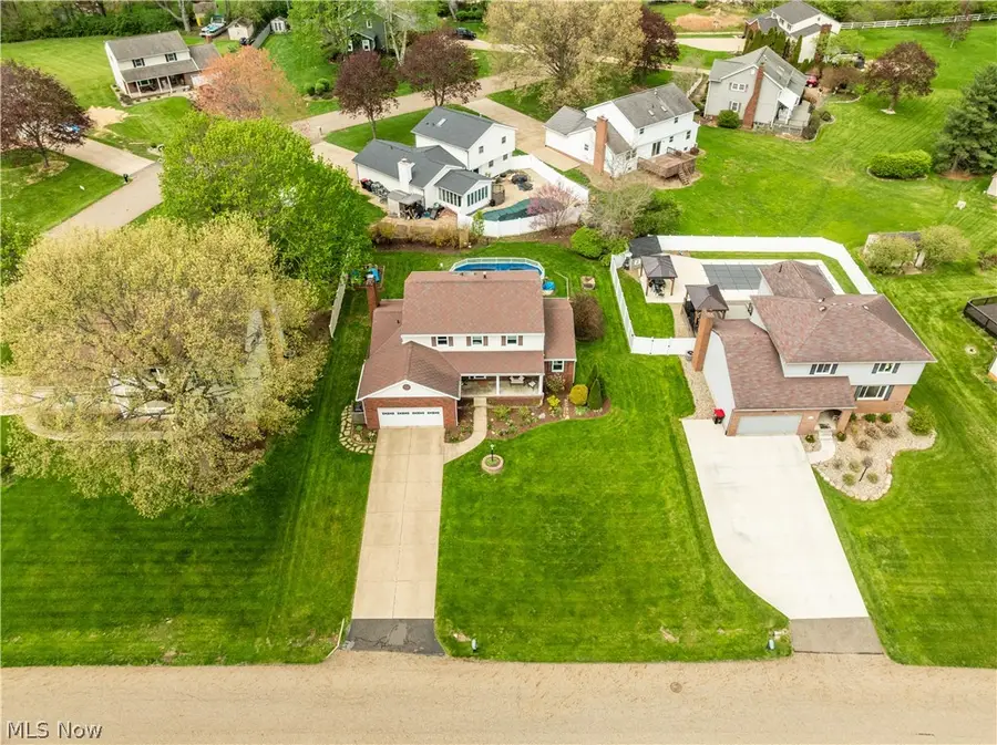 8811 Blitzen Nw Road, North Canton, OH 44720 - #3