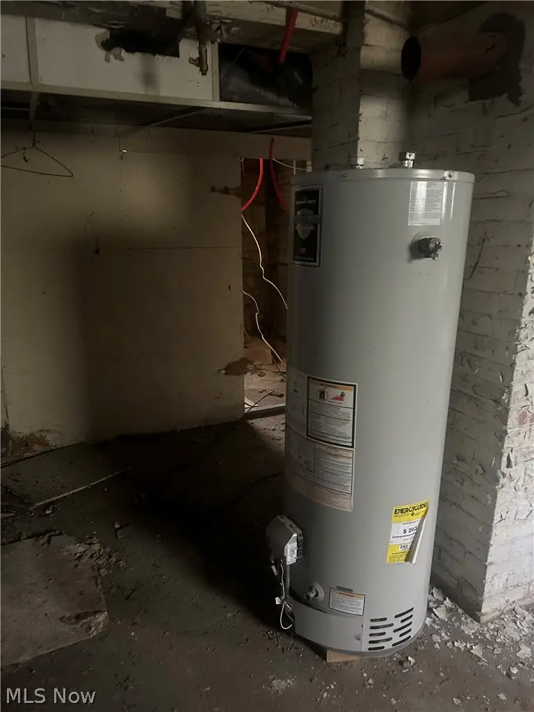 1821 E 93rd Street, Cleveland, OH 44106 - #3