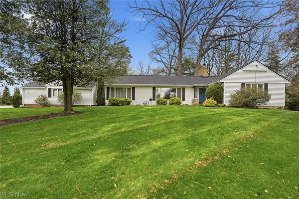 905 Mohawk Sw Trail, Hartville, OH 44632