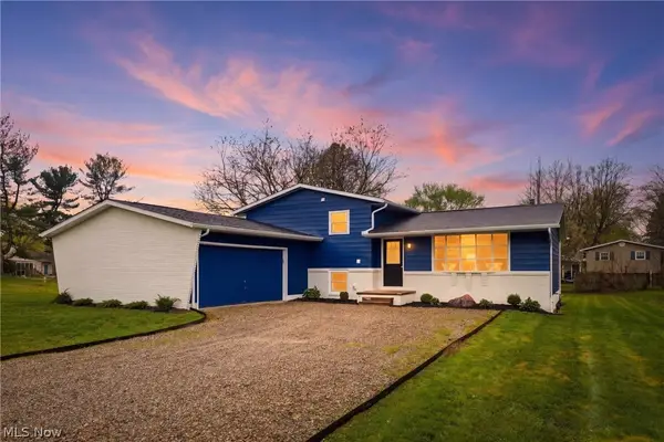 8621 Morrilton Cir Nw, North Canton, OH 44720