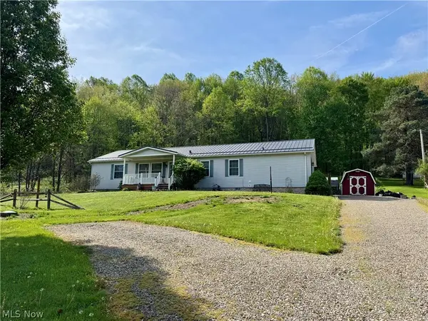 1816 Mud Run Se Road, New Philadelphia, OH 44663