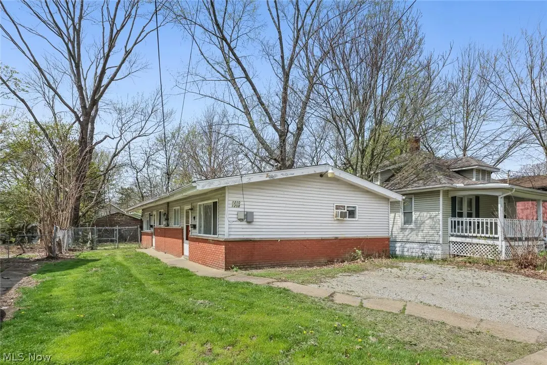 1208-1210 Bellows Street, Akron, OH 44301 - #1