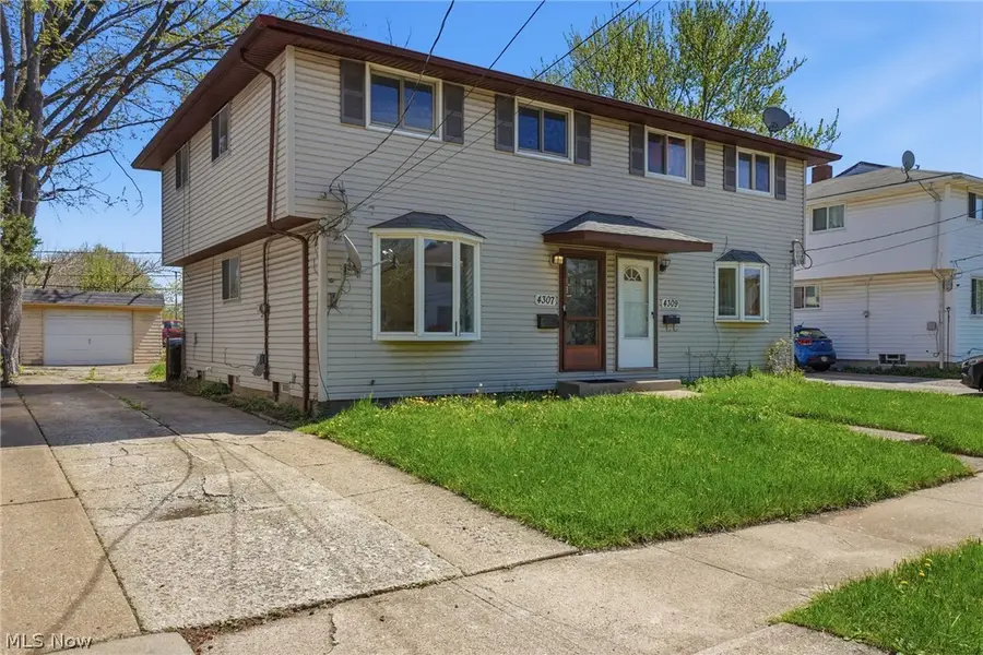4307 W 152nd Street, Cleveland, OH 44135 - #2
