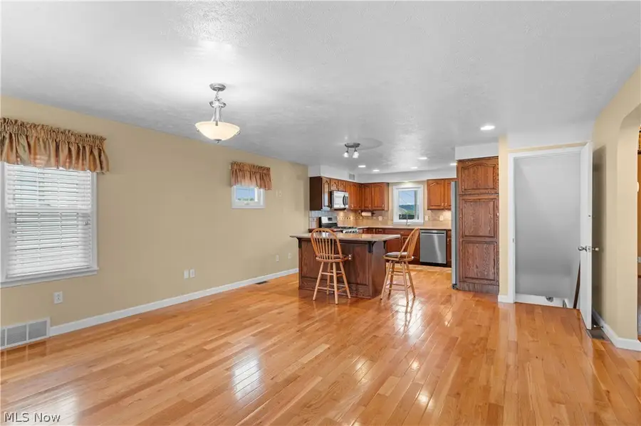 1015 Biltmore Avenue, Toronto, OH 43964 - #3