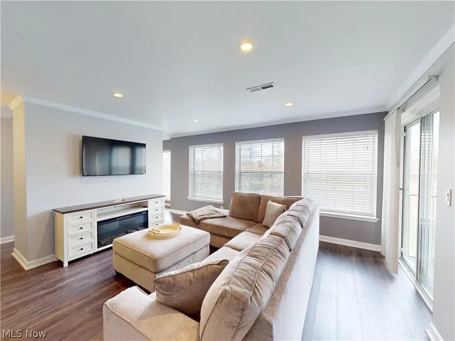 240 Fox Hollow Drive #309, Mayfield Heights, OH 44124 - #3