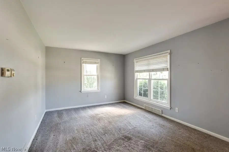 407 E 330th Street, Willowick, OH 44095 - #3