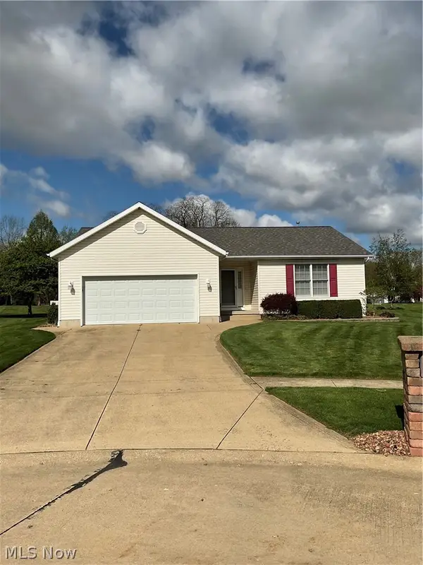 136 Forest View Court, Creston, OH 44217