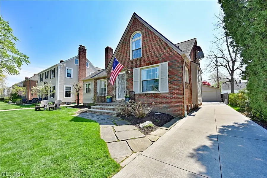 19687 Laurel Avenue, Rocky River, OH 44116 - #2