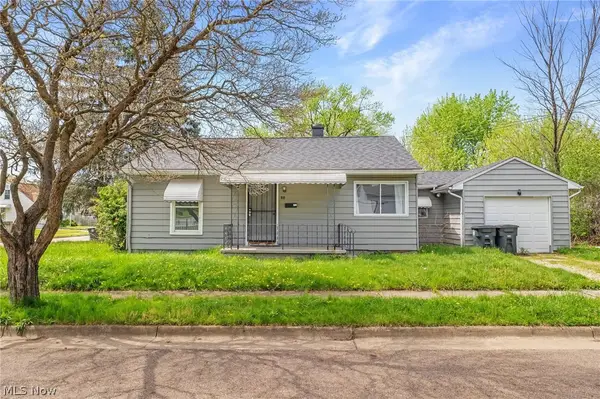 910 Ardella Avenue, Akron, OH 44306