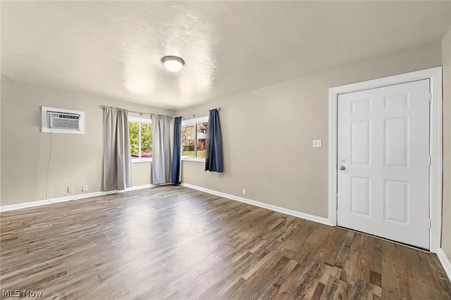 910 Ardella Avenue, Akron, OH 44306 - #3