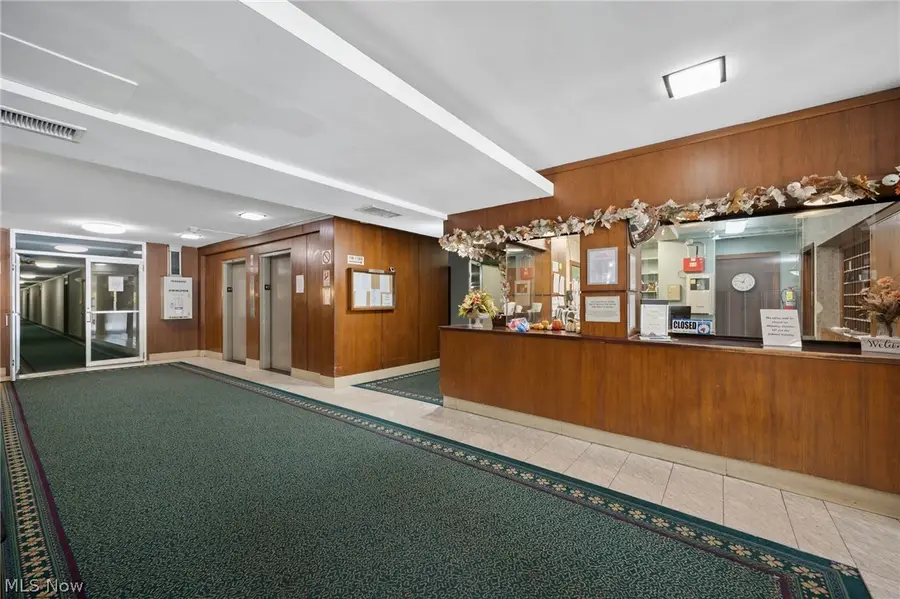 11820 Edgewater Drive #718, Lakewood, OH 44107 - #3