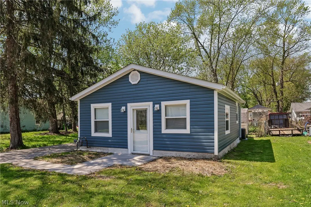 1424 5th Street, Lakemore, OH 44250 - #1