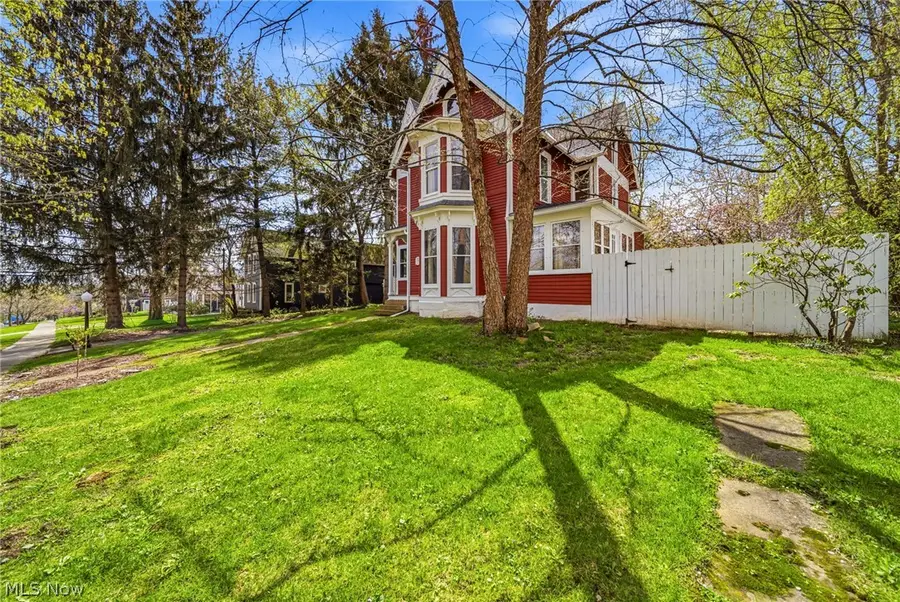 214 N Hambden Street, Chardon, OH 44024 - #3