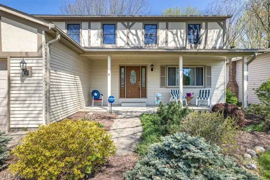 14272 E Hartford Drive, Strongsville, OH 44136 - #2