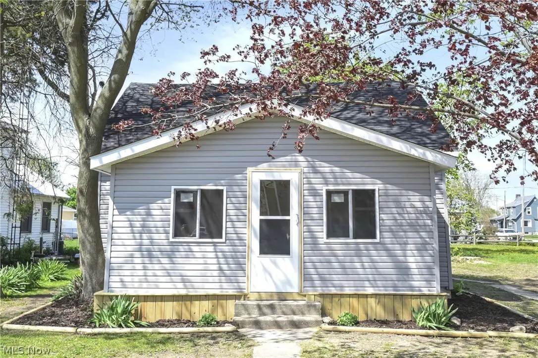 506 Washington Street, Port Clinton, OH 43452 - #1