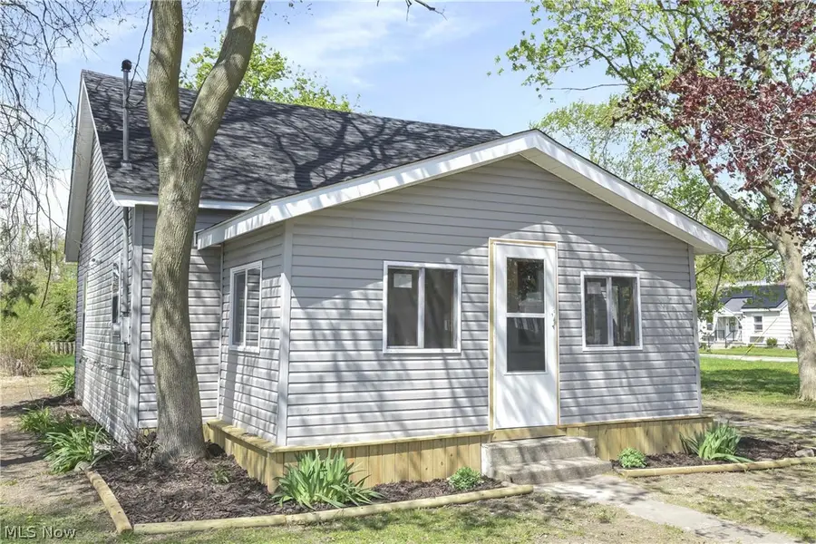 506 Washington Street, Port Clinton, OH 43452 - #3