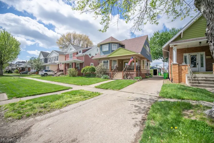 716 N Dawson Street, Uhrichsville, OH 44683 - #2