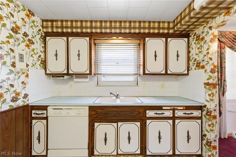 8230 Reed Avenue, Garfield Heights, OH 44125 - #2