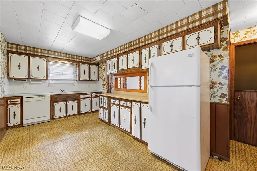 8230 Reed Avenue, Garfield Heights, OH 44125 - #3
