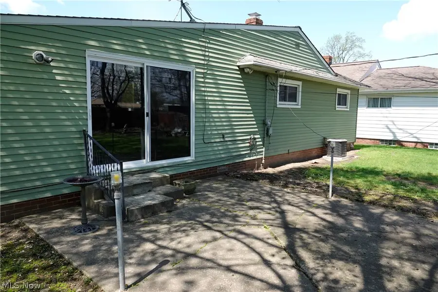 1661 Chelmsford Road, Mayfield Heights, OH 44124 - #3