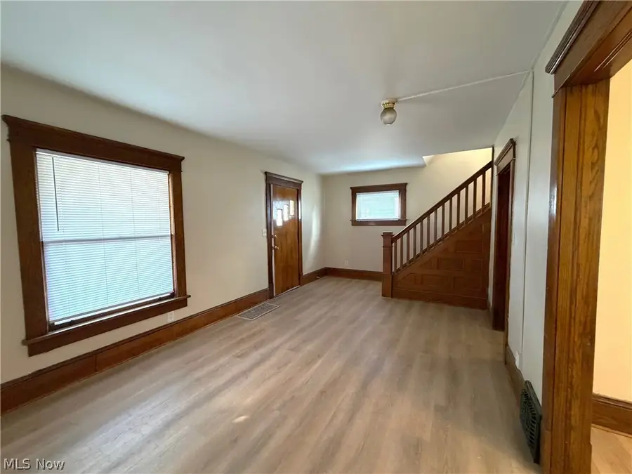 2212 Indiana Ne Way, Canton, OH 44705 - #2