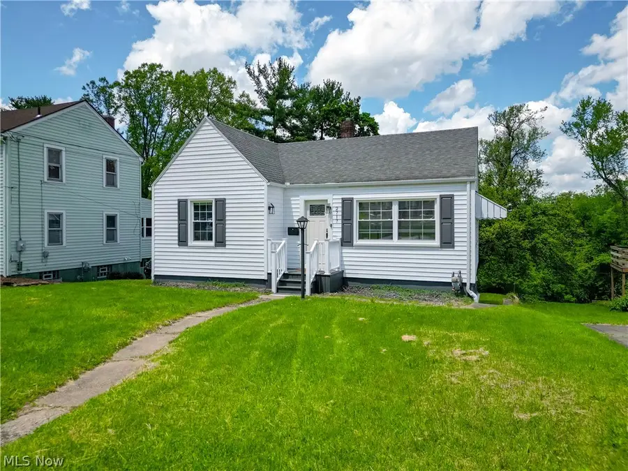 2717 Cleveland Avenue, Steubenville, OH 43952 - #2