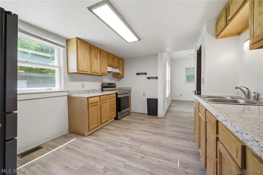 115 W 30th Street, Lorain, OH 44055 - #3