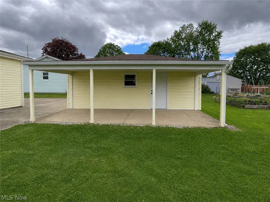 525 W Omar Street, Struthers, OH 44471 - #3