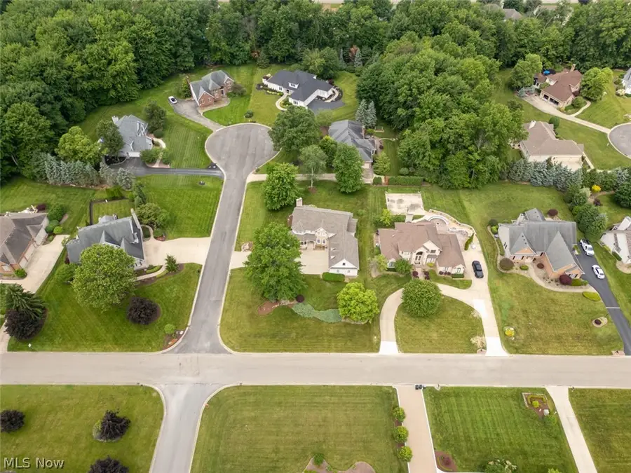 1015 Cambridge Ne Court, Warren, OH 44484 - #3