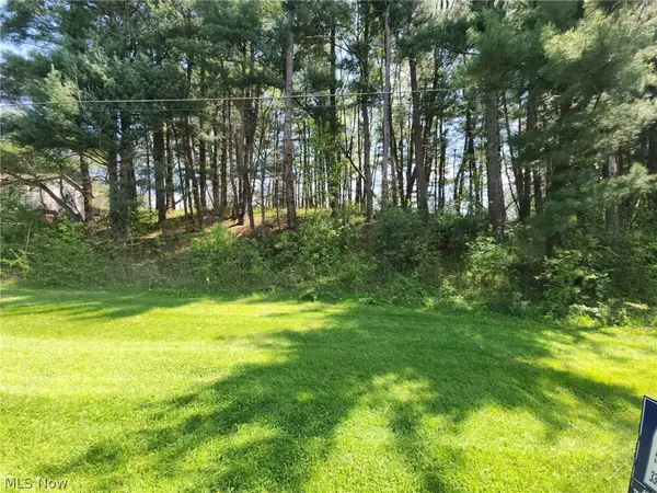 Glenpark Ne Drive, Bolivar, OH 44612