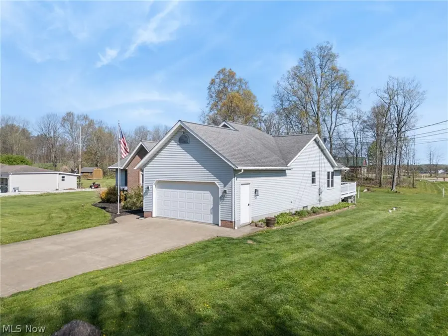 8863 Lynnpark Ne Street, Alliance, OH 44601 - #3