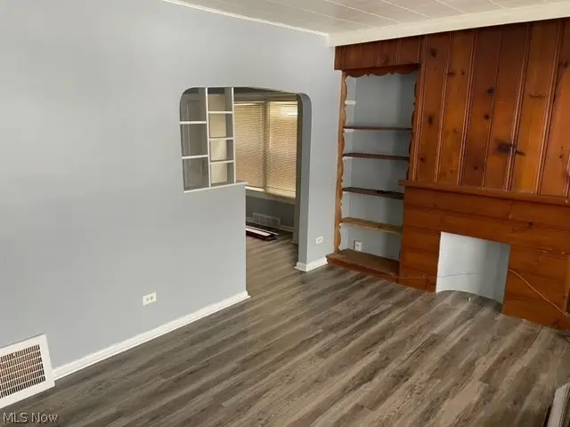 407 E 147th Street, Cleveland, OH 44110 - #2