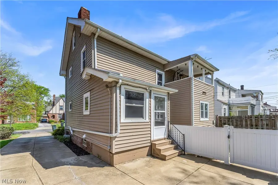 3566 Grosvenor Road, Cleveland Heights, OH 44118 - #2