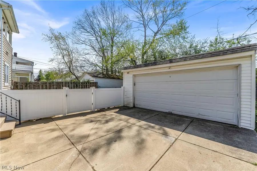 3566 Grosvenor Road, Cleveland Heights, OH 44118 - #3