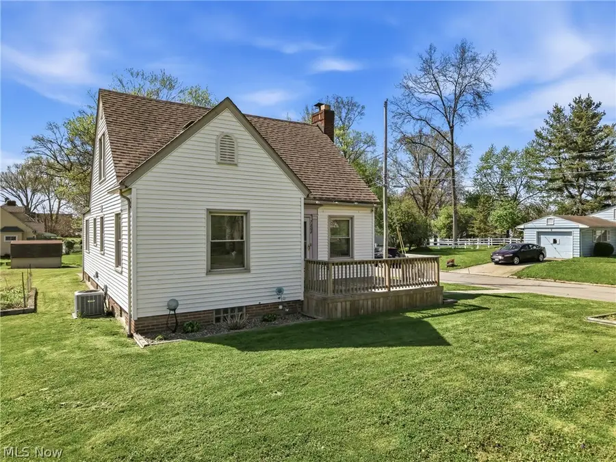 7202 Sheldon Avenue, Youngstown, OH 44512 - #2