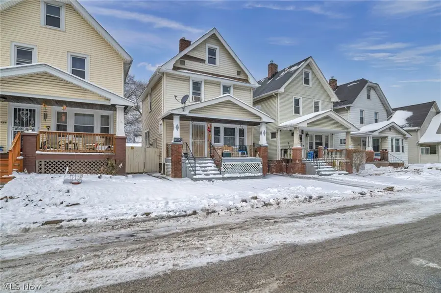 3056 W 104th Street, Cleveland, OH 44111 - #3