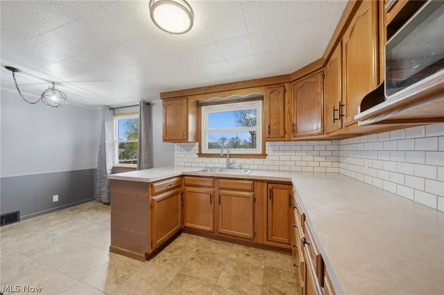 1814 Demington Nw Avenue, Canton, OH 44708 - #2