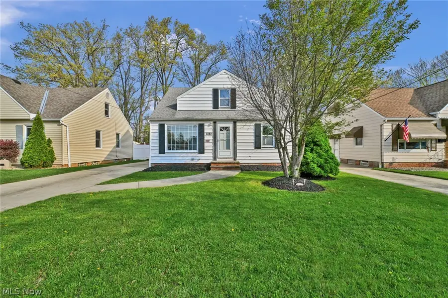 612 North Street, Brooklyn Heights, OH 44131 - #2