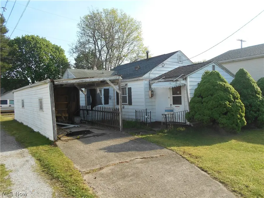 914 Pine Street, Coshocton, OH 43812 - #2