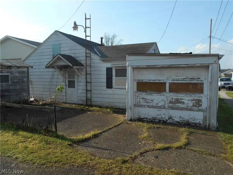 914 Pine Street, Coshocton, OH 43812 - #3